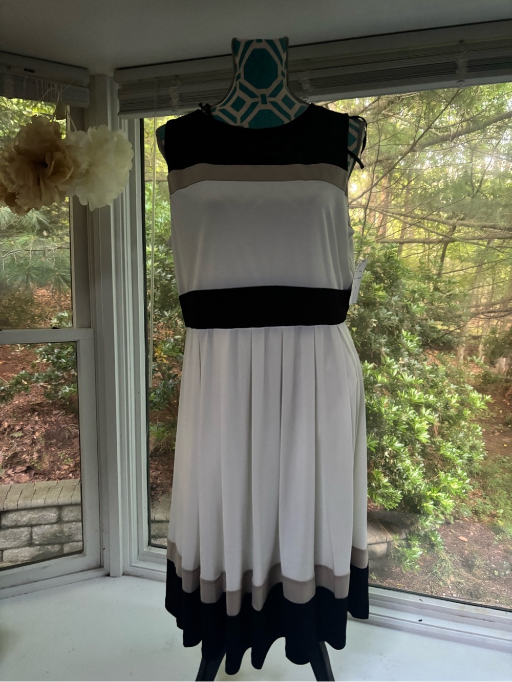Studio I Black, White and Beige Colorblock Sleeveless Dress